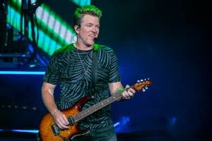 Rascal Flatts Joe Don Rooney Says Hes Sober, Not。